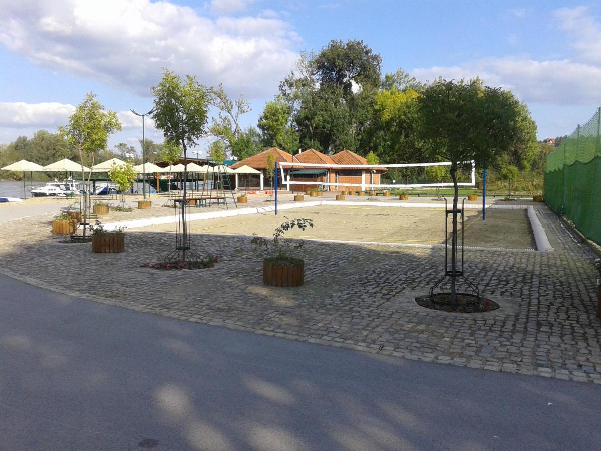 Hotel Marina Oasa Grocka Zewnętrze zdjęcie