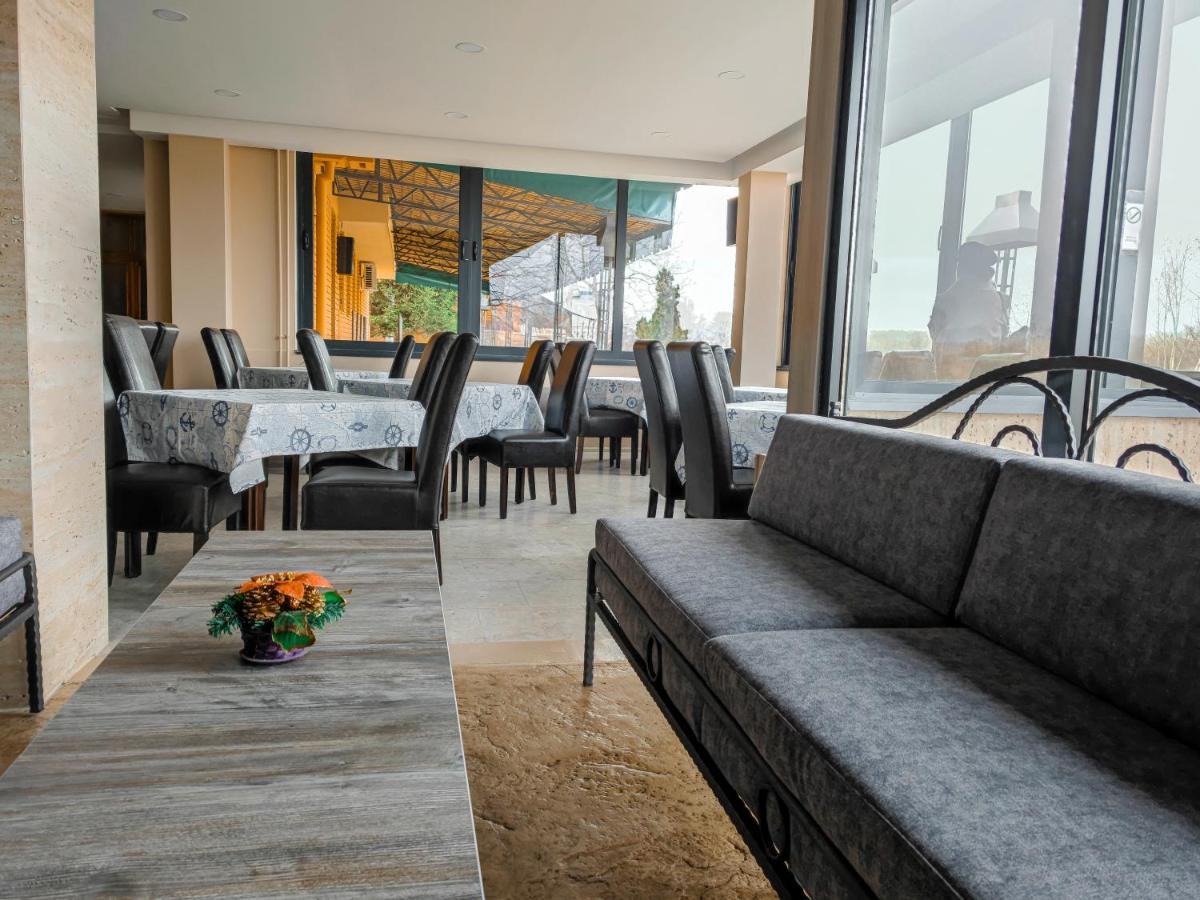 Hotel Marina Oasa Grocka Zewnętrze zdjęcie