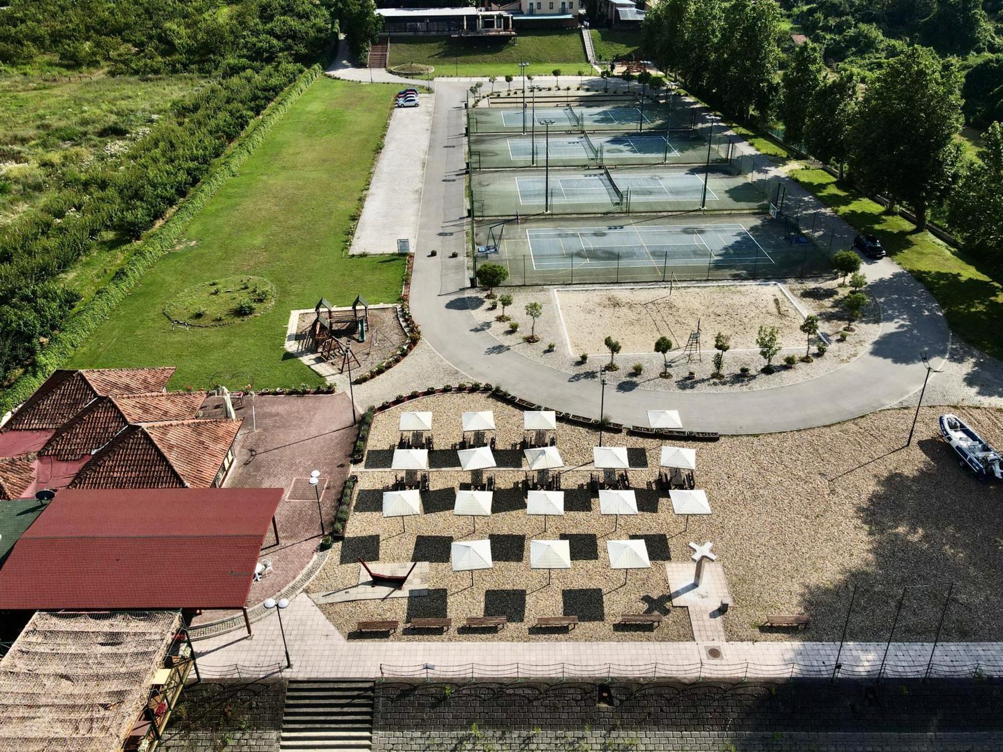 Hotel Marina Oasa Grocka Zewnętrze zdjęcie